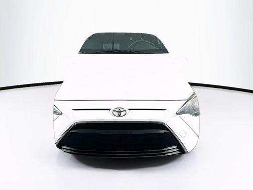 Frost 2018 Toyota Yaris iA Base