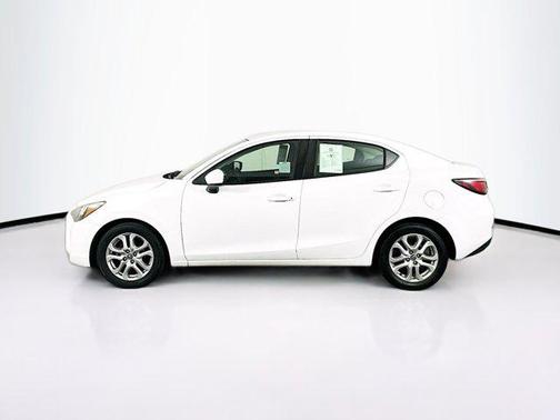 Frost 2018 Toyota Yaris iA Base