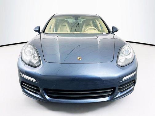Yachting Blue Metallic 2014 Porsche Panamera 4