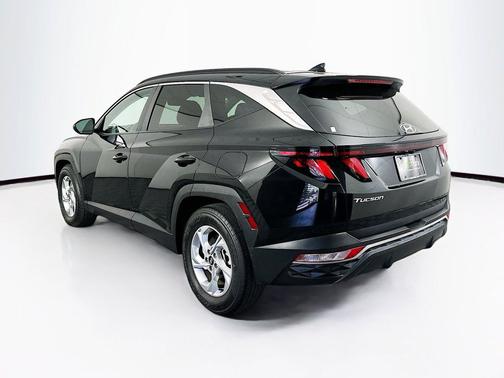 Black Pearl 2024 Hyundai TUCSON SEL