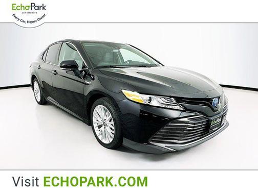 2020 Toyota Camry Hybrid XLE