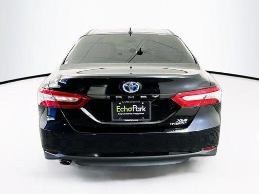 2020 Toyota Camry Hybrid XLE