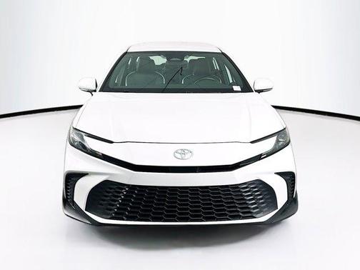 Ice Cap 2025 Toyota Camry SE