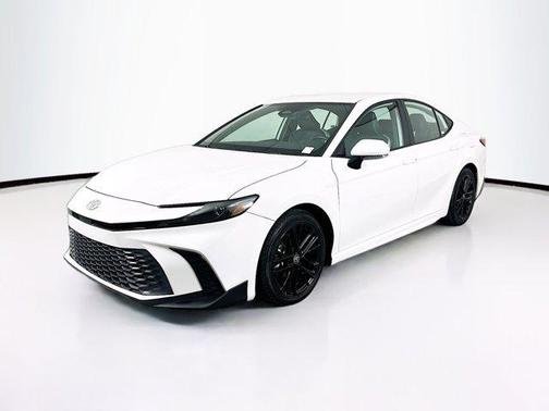 Ice Cap 2025 Toyota Camry SE
