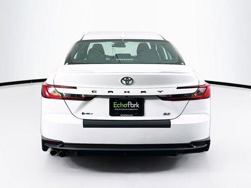 Ice Cap 2025 Toyota Camry SE