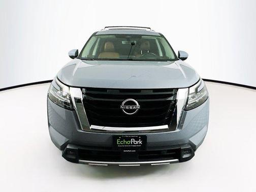 2023 Nissan Pathfinder Platinum 4WD