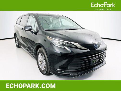 2024 Toyota Sienna LE