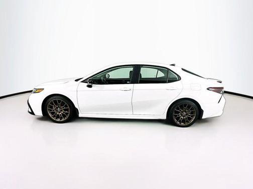2024 Toyota Camry Hybrid SE