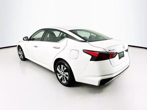 2022 Nissan Altima S FWD