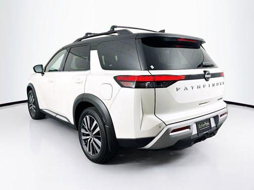 2022 Nissan Pathfinder Platinum 2WD