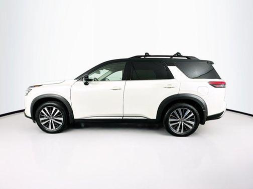 2022 Nissan Pathfinder Platinum 2WD