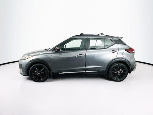 2021 Nissan Kicks SR