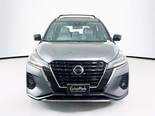 2021 Nissan Kicks SR
