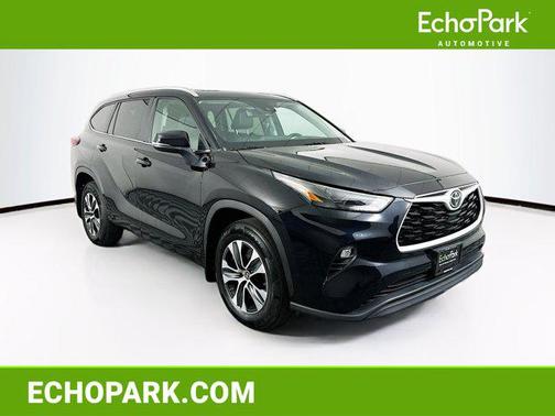Midnight Black Metallic 2023 Toyota Highlander XLE