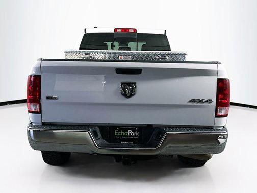 Bright White Clearcoat 2019 RAM 1500 SLT