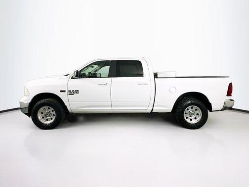 Bright White Clearcoat 2019 RAM 1500 SLT