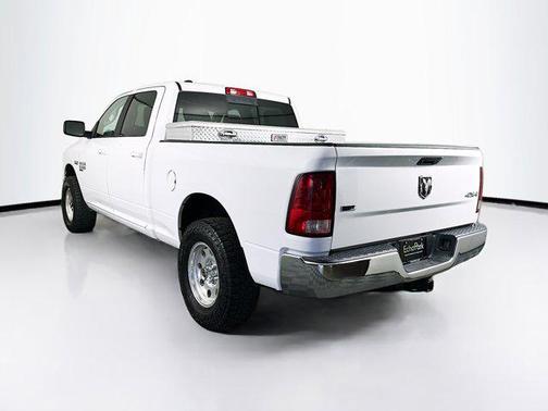 Bright White Clearcoat 2019 RAM 1500 SLT