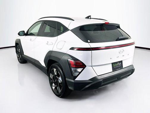 Atlas White 2025 Hyundai KONA SEL