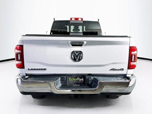 2022 RAM 2500 Laramie Crew Cab 4x4 6'4' Box