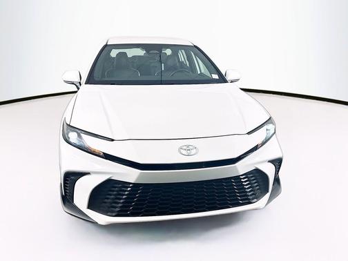 Ice Cap 2025 Toyota Camry LE