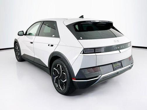 2024 Hyundai IONIQ 5 SE
