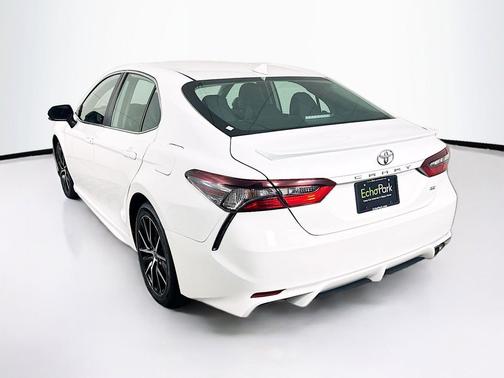 Ice Cap 2024 Toyota Camry SE