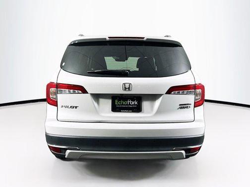 Platinum White Pearl 2020 Honda Pilot Touring 8-Passenger