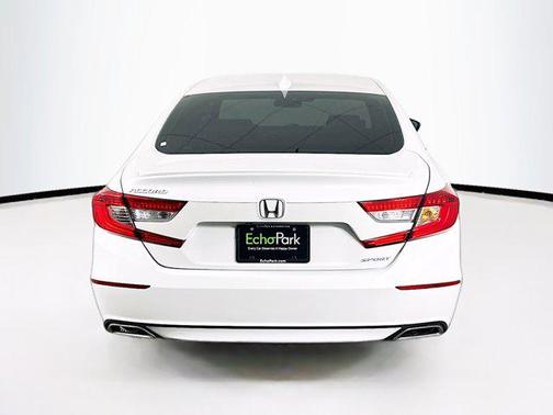 Platinum White Pearl 2018 Honda Accord Sport