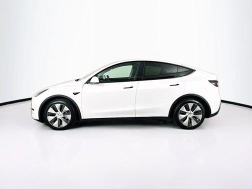 Pearl White Multi-Coat 2022 Tesla Model Y Long Range Dual Motor All-Wheel Drive