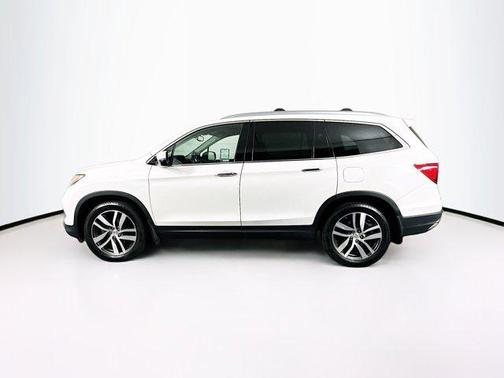 White Diamond Pearl 2018 Honda Pilot Touring