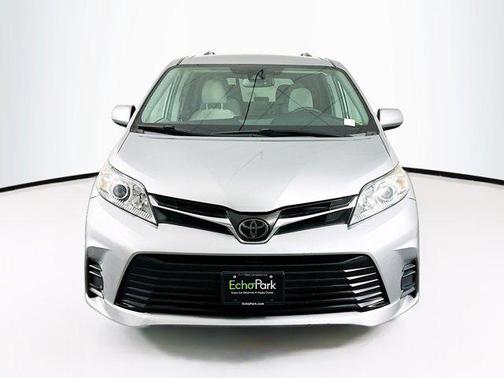 Celestial Silver Metallic 2019 Toyota Sienna LE
