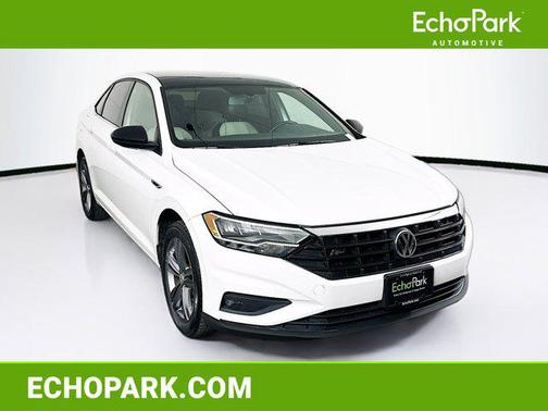 Pure White 2019 Volkswagen Jetta 1.4T R-Line
