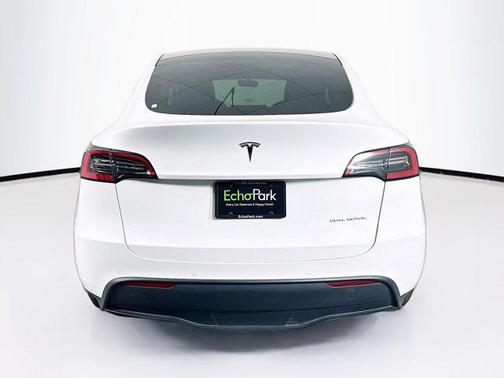 2022 Tesla Model Y Long Range Dual Motor All-Wheel Drive