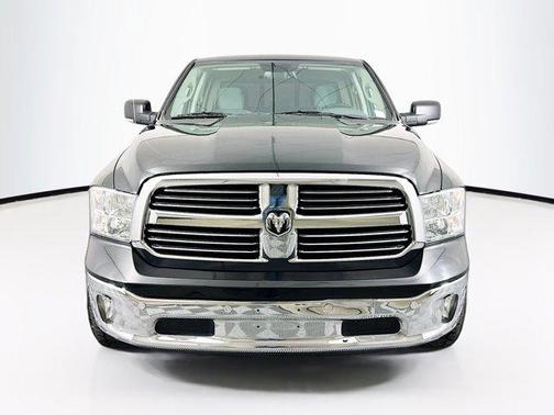 Brilliant Black Crystal Pearlcoat 2019 RAM 1500 Big Horn