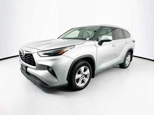 2022 Toyota Highlander LE