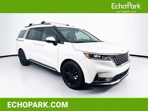 Snow White Pearl 2024 Kia Carnival SX