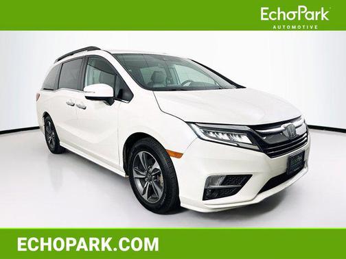 White Diamond Pearl 2019 Honda Odyssey Touring