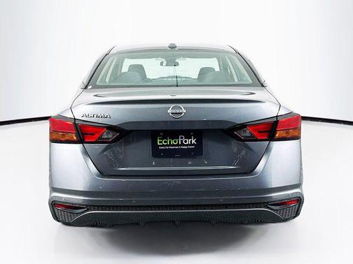 Gun Metallic 2025 Nissan Altima SV FWD