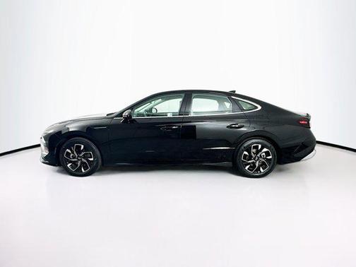Abyss Black 2025 Hyundai SONATA SEL