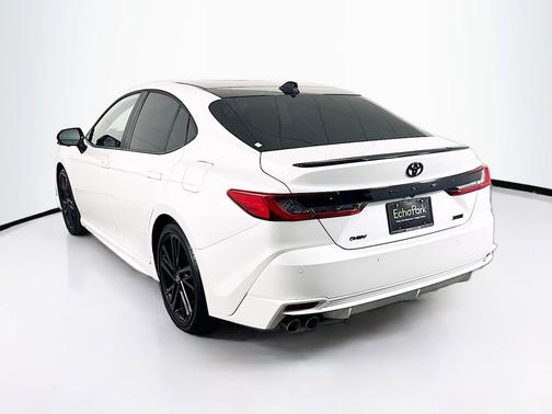 Ice Cap 2026 Toyota Camry LE
