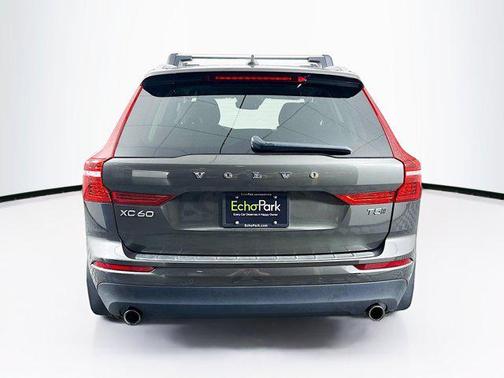 2021 Volvo XC60 T5 Momentum