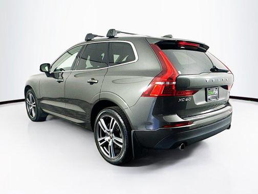 2021 Volvo XC60 T5 Momentum