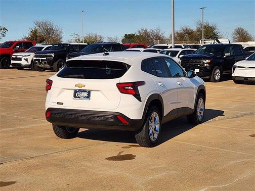 2026 Chevrolet Trax LS