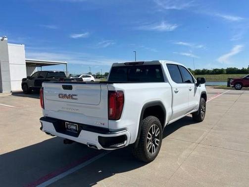 Summit White 2025 GMC Sierra 1500 AT4