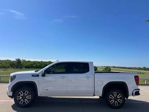 Summit White 2025 GMC Sierra 1500 AT4
