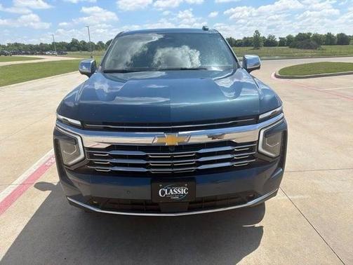 Lakeshore Blue Metallic 2025 Chevrolet Suburban Premier