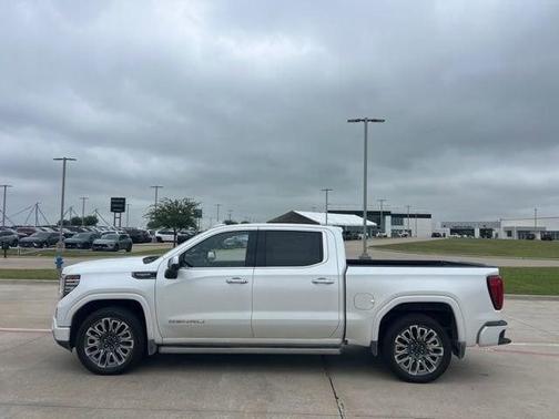 White Frost Tri-Coat 2024 GMC Sierra 1500 Denali Ultimate