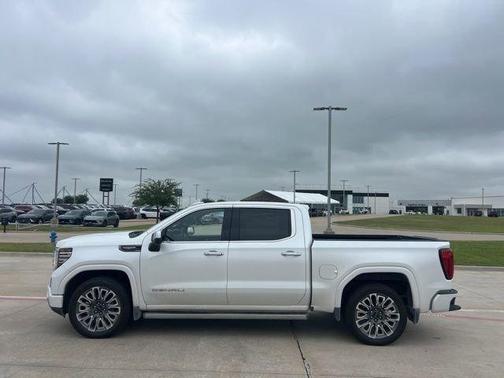 White Frost Tri-Coat 2024 GMC Sierra 1500 Denali Ultimate