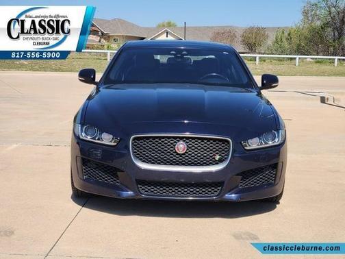 Loire Blue 2018 Jaguar XE 35t R-Sport