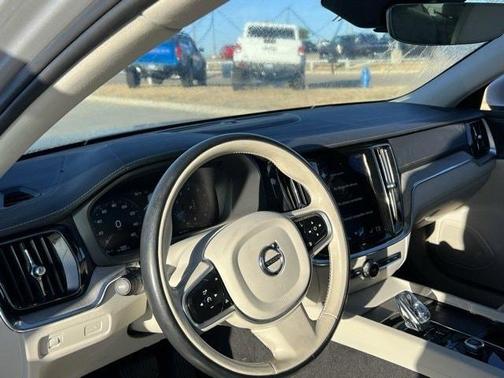 2022 Volvo S60 B5 Inscription